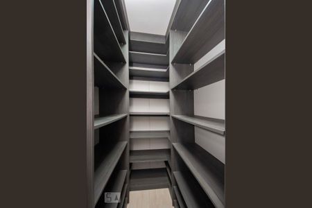 Apartamento à venda com 105m², 2 quartos e 1 vagaBanheiro da Suíte que esta como closet