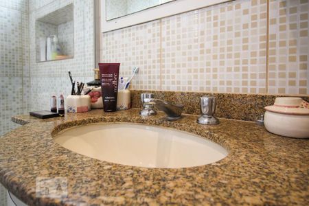 Apartamento à venda com 67m², 3 quartos e 2 vagasBanheiro da Suíte 