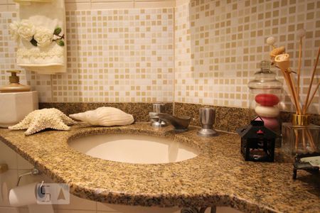 Apartamento à venda com 67m², 3 quartos e 2 vagasBanheiro 