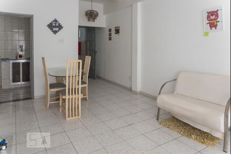 Apartamento à venda com 76m², 2 quartos e sem vagaSala 
