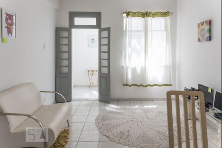 Apartamento à venda com 76m², 2 quartos e sem vagaSala 