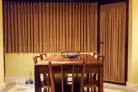 Apartamento à venda com 127m², 2 quartos e 1 vaga Apartamento à venda com 127m², 2 quartos e 1 vagaSala de Jantar
