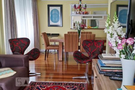 Apartamento à venda com 127m², 2 quartos e 1 vaga Apartamento à venda com 127m², 2 quartos e 1 vagaSala