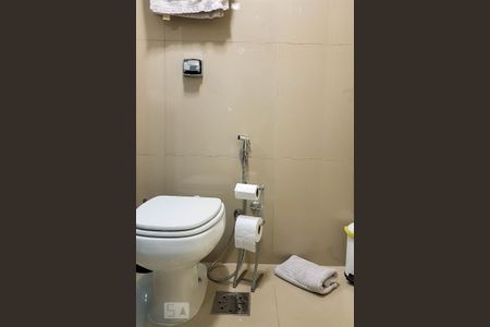 Apartamento à venda com 127m², 2 quartos e 1 vaga Apartamento à venda com 127m², 2 quartos e 1 vagaBanheiro