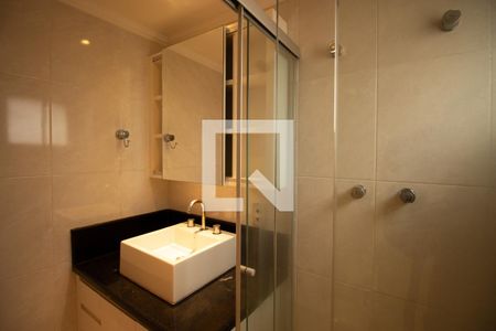 Apartamento à venda com 83m², 2 quartos e 2 vagas Apartamento à venda com 83m², 2 quartos e 2 vagasBanheiro da Suíte