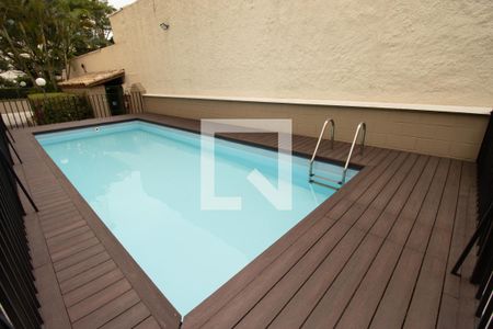 Apartamento à venda com 83m², 2 quartos e 2 vagas Apartamento à venda com 83m², 2 quartos e 2 vagasÁrea comum - Piscina