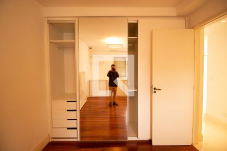 Apartamento à venda com 83m², 2 quartos e 2 vagas Apartamento à venda com 83m², 2 quartos e 2 vagasSuíte