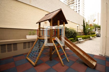 Apartamento à venda com 83m², 2 quartos e 2 vagas Apartamento à venda com 83m², 2 quartos e 2 vagasÁrea comum - Playground