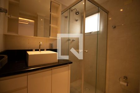 Apartamento à venda com 83m², 2 quartos e 2 vagas Apartamento à venda com 83m², 2 quartos e 2 vagasBanheiro da Suíte