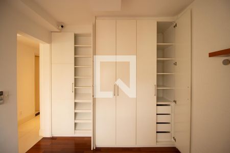 Apartamento à venda com 83m², 2 quartos e 2 vagas Apartamento à venda com 83m², 2 quartos e 2 vagasQuarto
