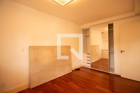 Apartamento à venda com 83m², 2 quartos e 2 vagas Apartamento à venda com 83m², 2 quartos e 2 vagasSuíte