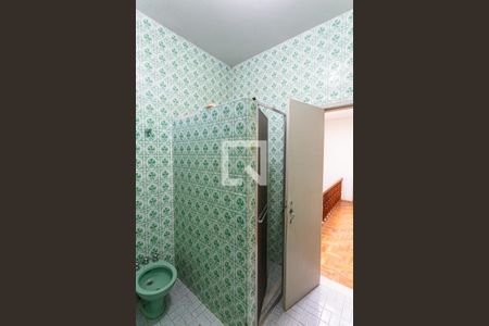 Casa à venda com 281m², 3 quartos e 4 vagasBanheiro Social