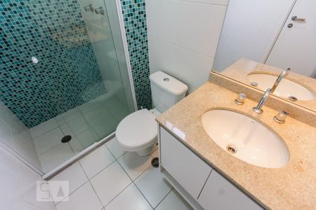 Banheiro da Suíte 1 de apartamento para alugar com 2 quartos, 68m² em Vila Anglo Brasileira, São Paulo