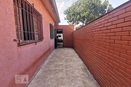 Casa à venda com 240m², 2 quartos e 2 vagasCorredor