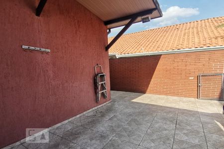 Casa à venda com 240m², 2 quartos e 2 vagasÁrea Externa