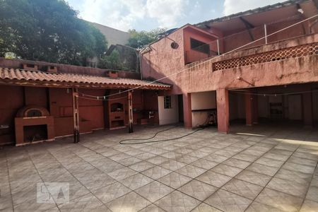 Casa à venda com 240m², 2 quartos e 2 vagasQuintal