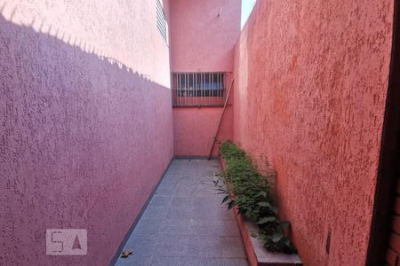 Casa à venda com 240m², 2 quartos e 2 vagasCorredor