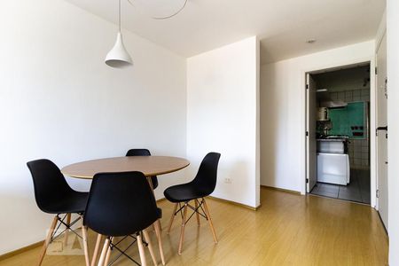 Sala de apartamento para alugar com 2 quartos, 76m² em Cerqueira César, São Paulo