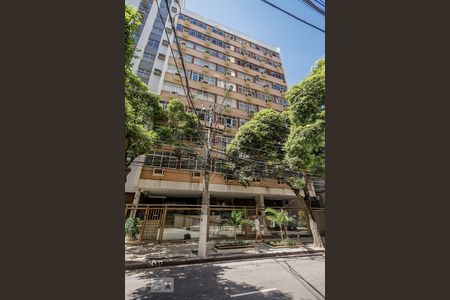 Apartamento à venda com 60m², 3 quartos e 1 vaga Apartamento à venda com 60m², 3 quartos e 1 vagaFachada