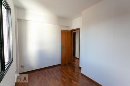 Apartamento para alugar com 115m², 3 quartos e 2 vagasQuarto 2