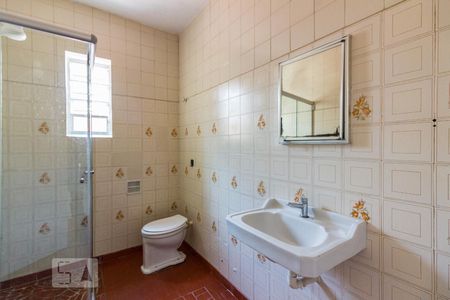Banheiro de casa para alugar com 2 quartos, 65m² em Vila Paulicéia, São Paulo