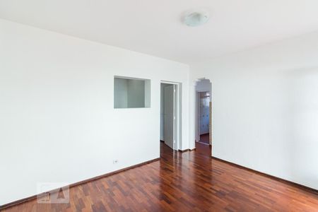 Sala de casa para alugar com 2 quartos, 65m² em Vila Paulicéia, São Paulo