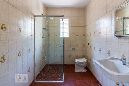 Banheiro de casa para alugar com 2 quartos, 65m² em Vila Paulicéia, São Paulo
