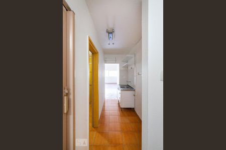 Corredor de kitnet/studio para alugar com 1 quarto, 31m² em Santa Cecília, São Paulo