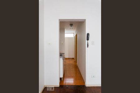 Corredor de kitnet/studio para alugar com 1 quarto, 31m² em Santa Cecília, São Paulo