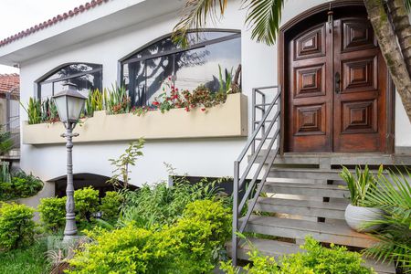 Casa para alugar com 380m², 5 quartos e 4 vagasFachada