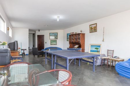 Casa para alugar com 380m², 5 quartos e 4 vagasSalão