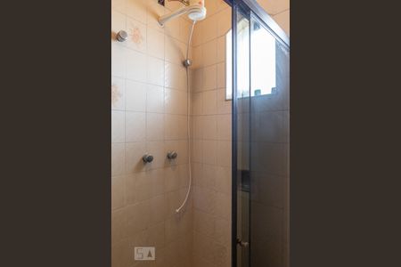 Casa para alugar com 380m², 5 quartos e 4 vagasBanheiro Social