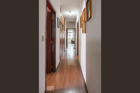 Casa para alugar com 380m², 5 quartos e 4 vagasCorredor