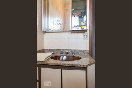 Casa para alugar com 380m², 5 quartos e 4 vagasBanheiro Social