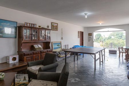 Casa para alugar com 380m², 5 quartos e 4 vagasSalão