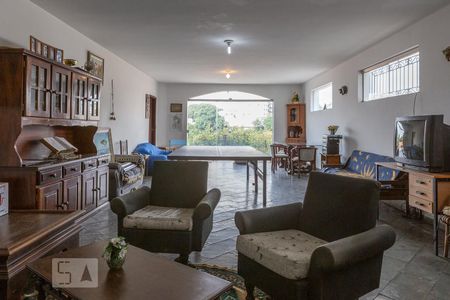 Casa para alugar com 380m², 5 quartos e 4 vagasSalão