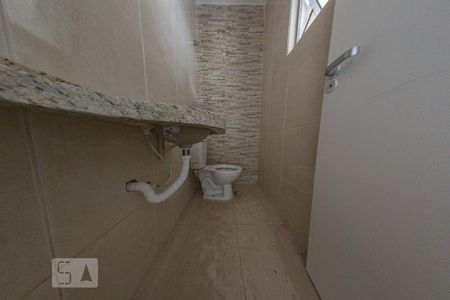 Lavabo de apartamento para alugar com 2 quartos, 135m² em Uberaba, Curitiba