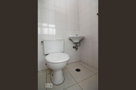 Apartamento à venda com 70m², 2 quartos e 2 vagas Apartamento à venda com 70m², 2 quartos e 2 vagasBanheiro serviço