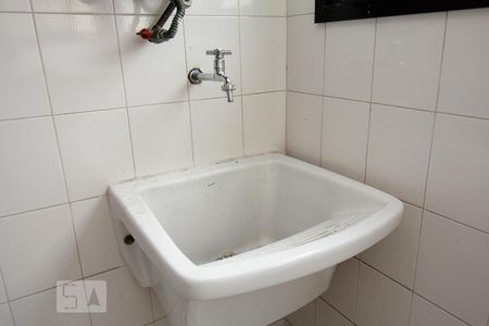 Apartamento à venda com 70m², 2 quartos e 2 vagas Apartamento à venda com 70m², 2 quartos e 2 vagasDetalhe área de serviço