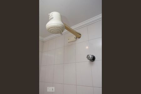 Apartamento à venda com 70m², 2 quartos e 2 vagas Apartamento à venda com 70m², 2 quartos e 2 vagasDetalhe banheiro serviço