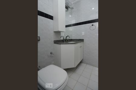 Apartamento à venda com 70m², 2 quartos e 2 vagas Apartamento à venda com 70m², 2 quartos e 2 vagasBanheiro 2