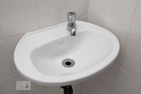 Detalhe banheiro serviço de apartamento à venda com 2 quartos, 70m² em Vila Pompéia, São Paulo