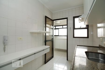 Cozinha de apartamento à venda com 2 quartos, 70m² em Vila Pompéia, São Paulo