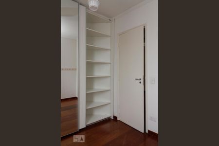Apartamento à venda com 70m², 2 quartos e 2 vagas Apartamento à venda com 70m², 2 quartos e 2 vagasDetalhe quarto 2