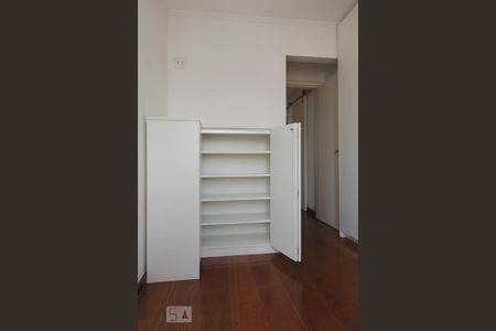 Apartamento à venda com 70m², 2 quartos e 2 vagas Apartamento à venda com 70m², 2 quartos e 2 vagasDetalhe quarto suíte