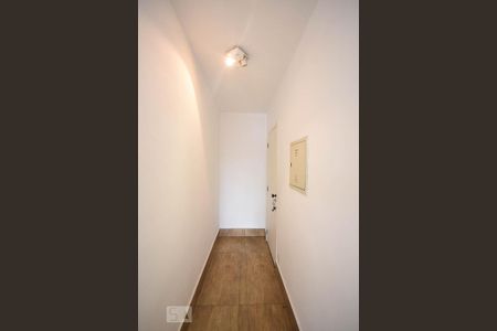 Hall de entrada de apartamento para alugar com 2 quartos, 67m² em Vila Sônia, São Paulo