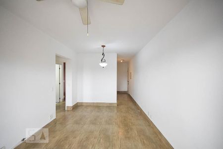 Sala de apartamento para alugar com 2 quartos, 67m² em Vila Sônia, São Paulo