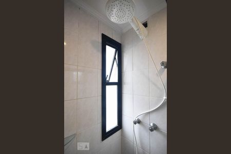 Apartamento para alugar com 67m², 2 quartos e 1 vaga Apartamento para alugar com 67m², 2 quartos e 1 vagaChuveiro do banheiro