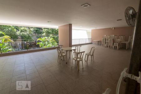 Apartamento para alugar com 75m², 2 quartos e 1 vaga Apartamento para alugar com 75m², 2 quartos e 1 vagaÁrea comum - Salão de festas