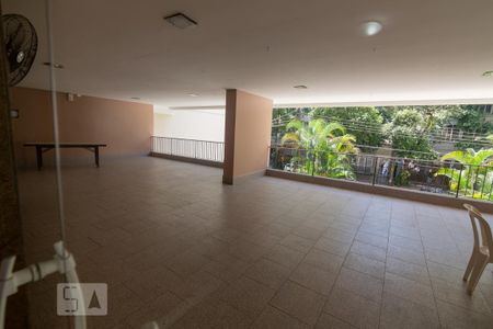 Apartamento para alugar com 75m², 2 quartos e 1 vaga Apartamento para alugar com 75m², 2 quartos e 1 vagaÁrea comum - Salão de festas